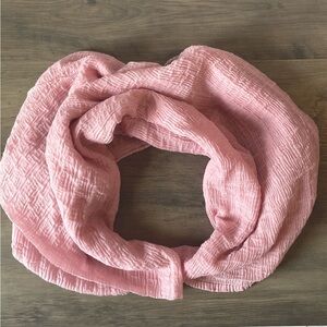 Charlotte Russe, pink crepe infinity scarf, EUC